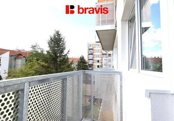 Pronájem bytu 1+kk, Brno - Královo Pole, ul. Poděbradova, částečně zařízený, parkování