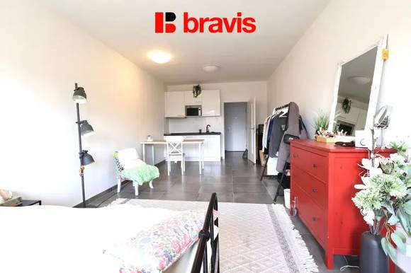 Pronájem bytu 1+kk, Brno - Královo Pole, ul. Poděbradova, částečně zařízený, parkování