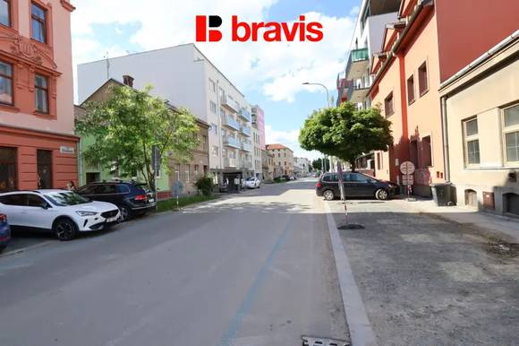 Pronájem bytu 1+kk, Brno - Královo Pole, ul. Poděbradova, částečně zařízený, parkování