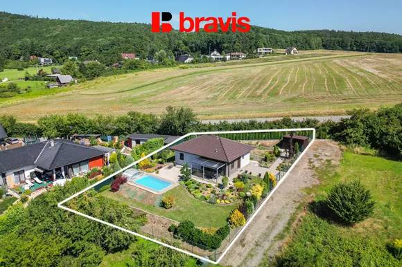 Prodej domu 4+kk, zahrada, venkovní bazén, terasa, obec Račice - Pístovice