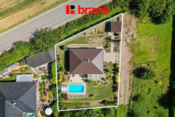 Prodej domu 4+kk, zahrada, venkovní bazén, terasa, obec Račice - Pístovice