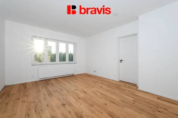 Pronájem moderního bytu 3+kk po rekonstrukci, ul. Červinkova, Brno - Královo Pole, s střešní terasou a hezkým výhledem
