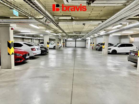 Pronájem garážového stání 12 m², Brno - Štýřice