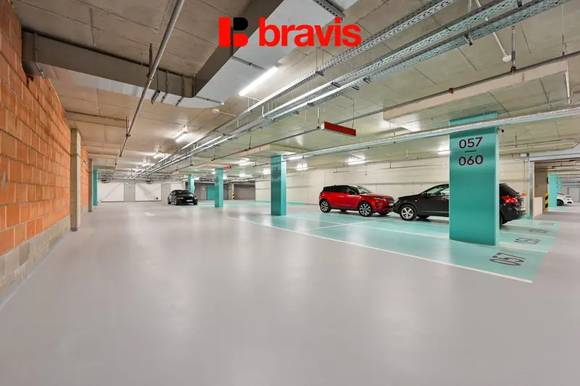 Pronájem zařízeného ateliéru 1+kk, Palác Trnitá, balkon, sklep, garážové stání