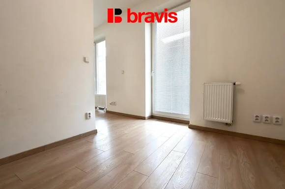 Pronájem bytu 1+kk, Brno - Zábrdovice, ul. Přadlácká, balkon, sklep, parkovací stání