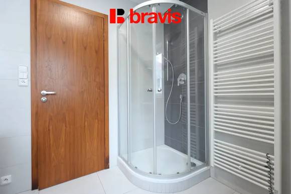 Pronájem bytu 2+kk, Brno - střed, ulice Koliště, podkrovní byt, klimatizace, podlahové vytápění