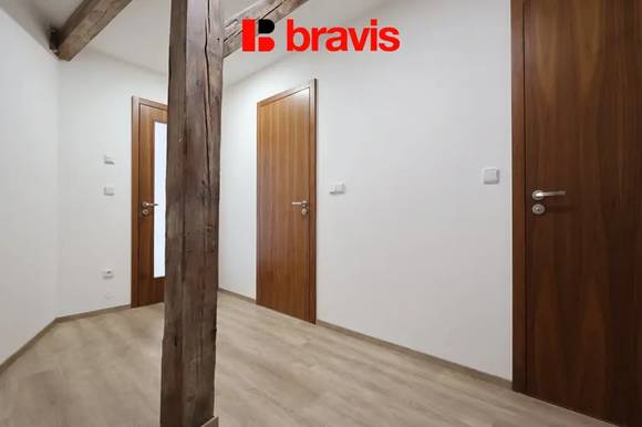 Pronájem bytu 1+kk, 58 m², Brno - střed, ulice Koliště, podkrovní byt, klimatizace, podlahové vytápění