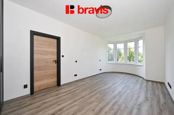 Prodej družstevního bytu 3+kk, Brno - Královo Pole, ulice Palackého třída, po kompletní rekonstrukci, lodžie, klidný vnitroblok