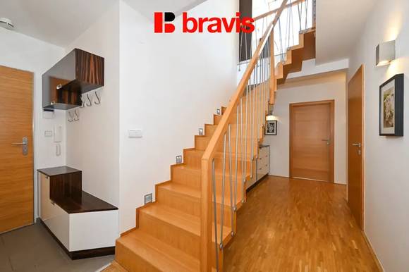 Pronájem luxusního mezonetového bytu 3+kk, ulice Veveří, Brno -město, parkovací stání, terasa