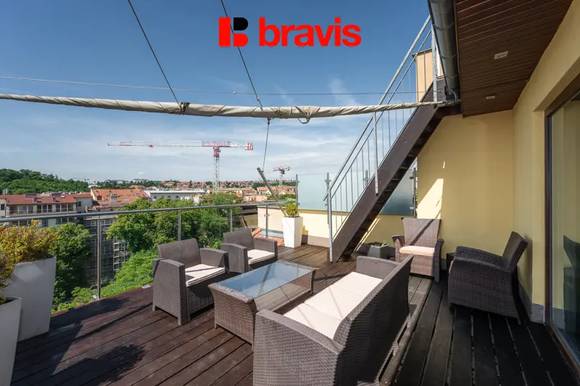 Pronájem luxusního mezonetového bytu 3+kk, ulice Veveří, Brno -město, parkovací stání, terasa
