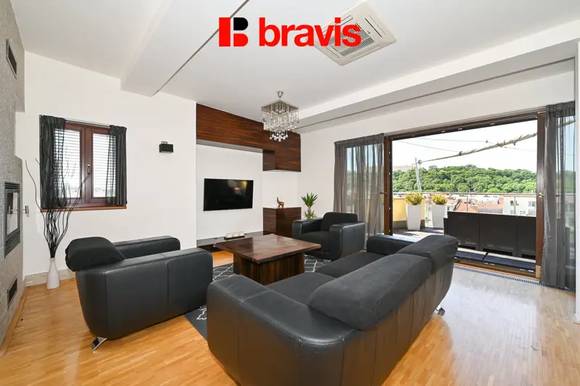 Pronájem luxusního mezonetového bytu 3+kk, ulice Veveří, Brno -město, parkovací stání, terasa