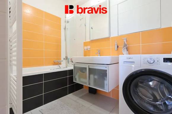 Pronájem bytu 2+kk, ul. Optátova, Brno - Jundrov, zeleň, balkón, garážové stání v ceně