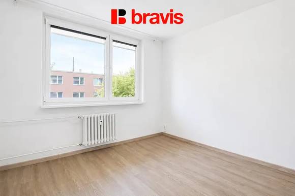 Pronájem bytu 2+1 ul. Řezáčova, Brno-Komín, šatna, sklep, po rekonstrukci