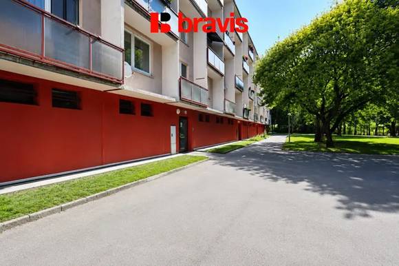 Pronájem bytu 2+1 ul. Řezáčova, Brno-Komín, šatna, sklep, po rekonstrukci