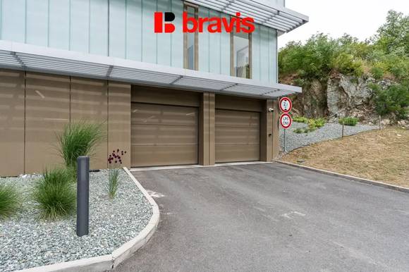 Pronájem garážového stání, Brno - Komín, rezidence Diorit, 13 m2