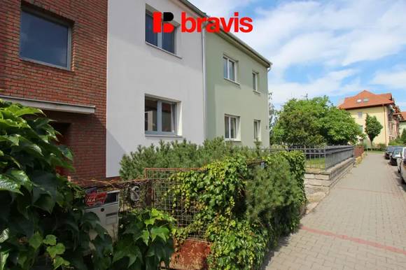 Pronájem bytu 2+1, ulice Lužná, Brno - Komárov, balkon, společná zahrada