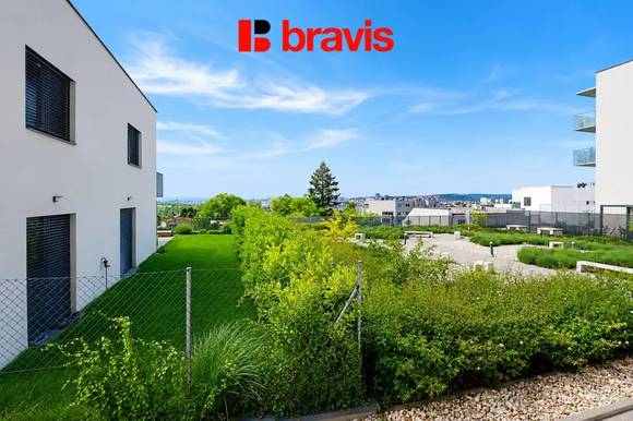 Pronájem bytu 2+kk, ulice Kumpoštova, Brno-Sadová, zařízený, výtah, velká terasa, sklep, garážové stání
