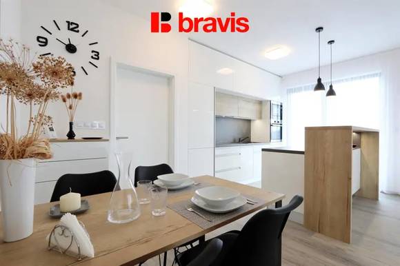 Pronájem bytu 2+kk, ulice Kumpoštova, Brno-Sadová, zařízený, výtah, velká terasa, sklep, garážové stání