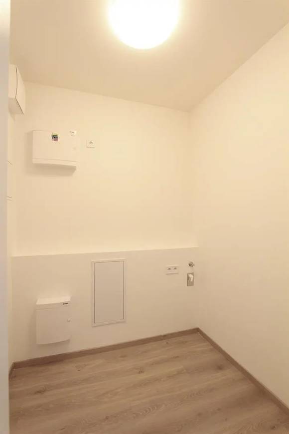 Pronájem bytu 2+kk,  Brno - Ponava,  ul. U Červeného mlýna, sklepní kóje, lodžie, 2 garážové stání