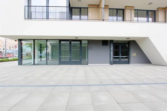 Pronájem bytu 2+kk,  Brno - Ponava,  ul. U Červeného mlýna, sklepní kóje, lodžie, 2 garážové stání