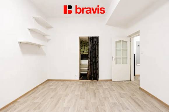 Pronájem bytu 1+kk, ulice Gorkého, Brno - Veveří, suterén, po rekonstrukci, klidná lokalita, sklep