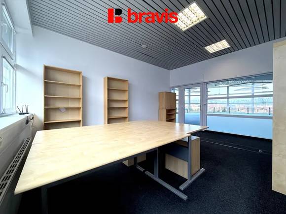 Pronájem kanceláře o velikosti 33,8 m², ul. Vintrovna, obec Popůvky, vč. zázemí