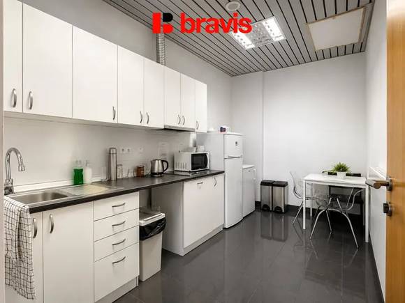 Pronájem kanceláře o velikosti 33,8 m², ul. Vintrovna, obec Popůvky, vč. zázemí
