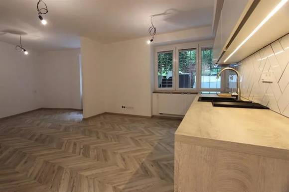 Pronájem bytu 2+kk, Brno - střed, byt po rekonstrukci, částečně zařízené, ul. Pekařská