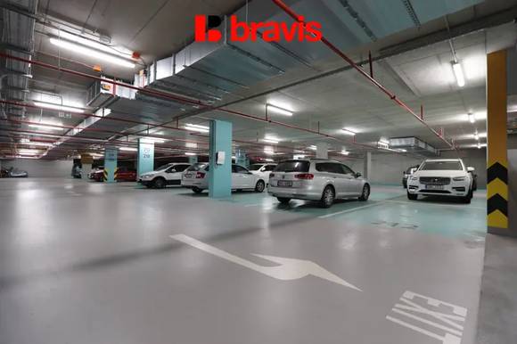 Pronájem garážové stání, Palác Trnitá, blízko office park Vlněna