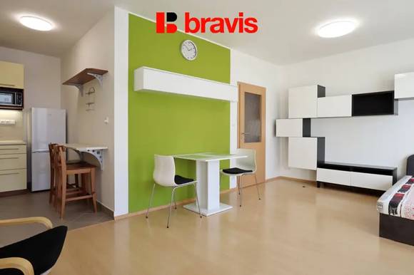 Pronájem bytu 1+kk, Brno - Lesná, Dusíkova ulice, garážové stání, sklep, balkón