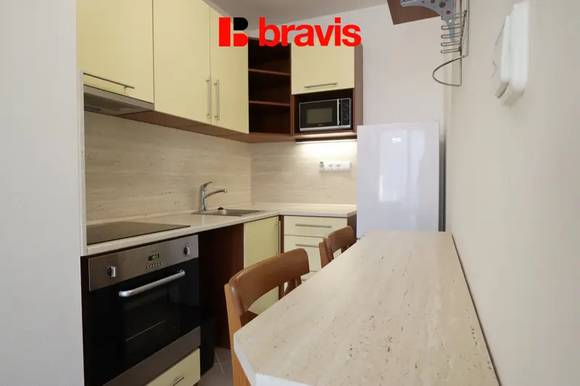Pronájem bytu 1+kk, Brno - Lesná, Dusíkova ulice, garážové stání, sklep, balkón