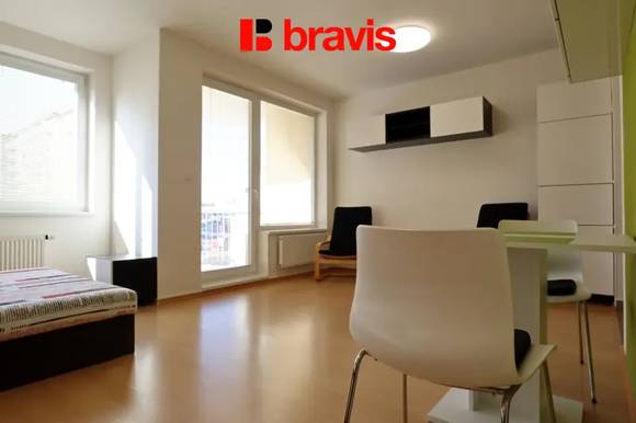 Pronájem bytu 1+kk, Brno - Lesná, Dusíkova ulice, garážové stání, sklep, balkón