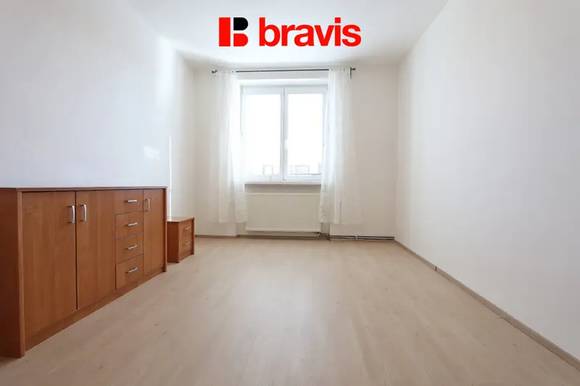 Pronájem bytu 2+1 se zahradou, Rosice u Brna, ul. Mrštíkova, klidná lokalita, částečně zařízený, sklep