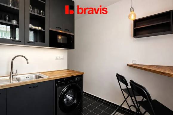 Pronájem bytu 2+1 54 m², Brno - Trýbova, Balkon