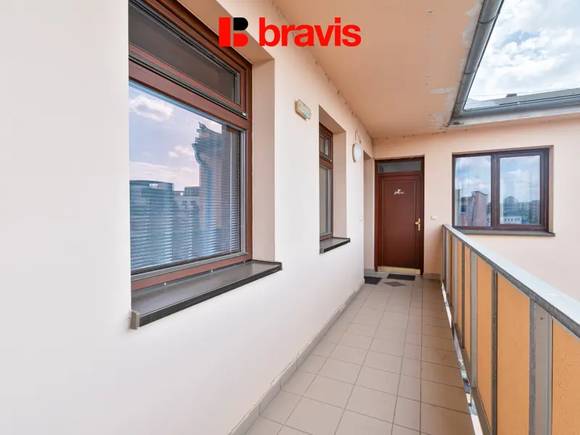 Pronájem bytu 1+kk, Brno - Trnitá, ulice Křenová, klimatizace, dobrá dostupnost do centra