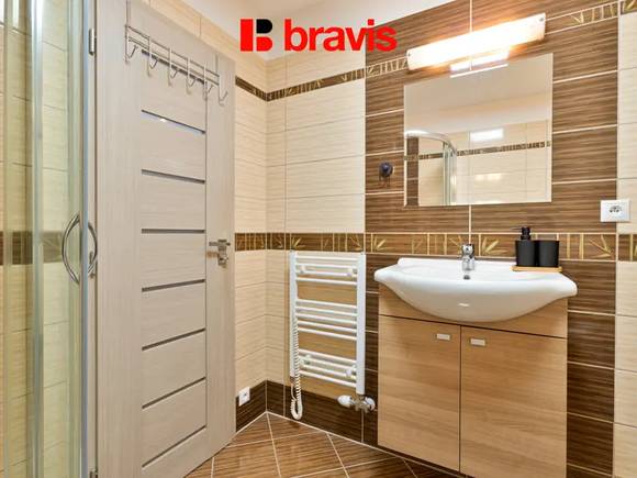 Pronájem bytu 1+kk, Brno - Trnitá, ulice Křenová, klimatizace, dobrá dostupnost do centra