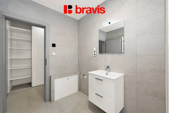 Pronájem bytu 1+kk, ulice Wolkerova, novostavba, balkon, sklep