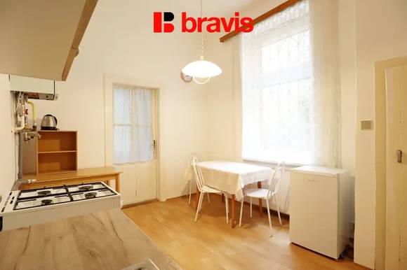 Pronájem prostorného bytu 4+1, 108 m² - Brno Veveří, možné i pro studenty, centrum města, skvělá lokalita