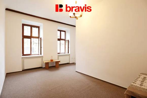 Pronájem prostorného bytu 4+1, 108 m² - Brno Veveří, možné i pro studenty, centrum města, skvělá lokalita