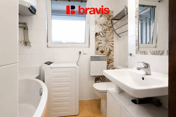 Pronájem bytu 3+kk 63 m², Brno - Černovice, ulice Zvěřinova, klimatizace, zařízený