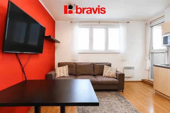 Pronájem bytu 3+kk 63 m², Brno - Černovice, ulice Zvěřinova, klimatizace, zařízený