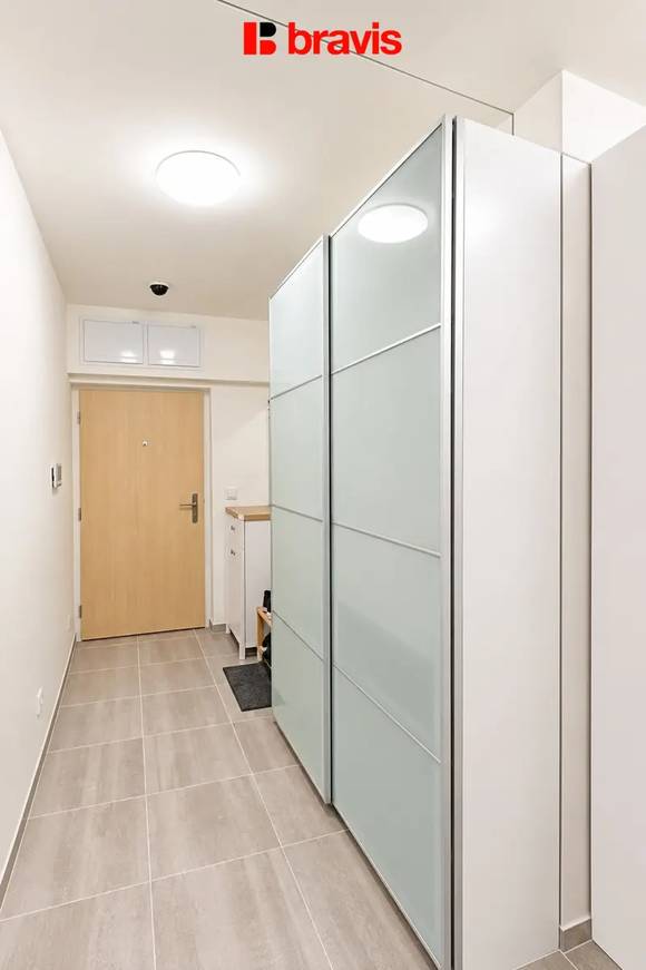 Podnájem prostorného bytu 2+kk, ul. Vídeňská, Brno- Štýřice, balkon, zařízený
