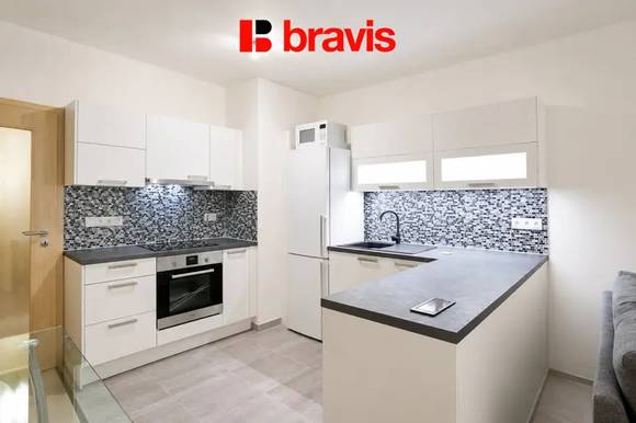 Podnájem prostorného bytu 2+kk, ul. Vídeňská, Brno- Štýřice, balkon, zařízený