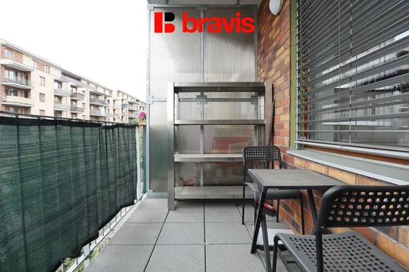Pronájem bytu 1+kk, Brno - Starý Lískovec, ulice U Leskavy, zařízený, balkon