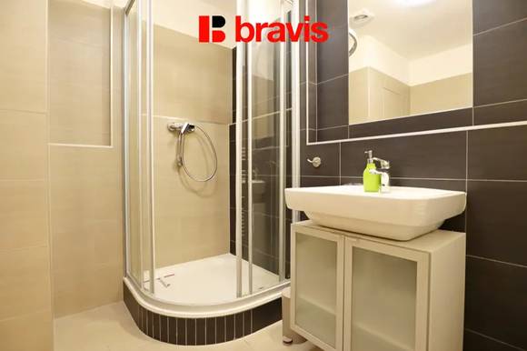 Pronájem bytu 1+kk, Brno - Starý Lískovec, ulice U Leskavy, zařízený, balkon