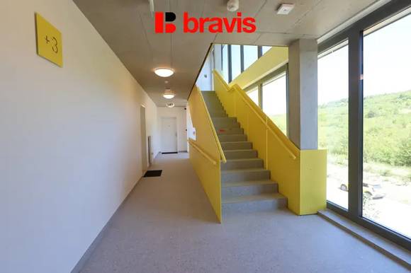 Pronájem novostavby bytu 2+kk s terasou, garážovým stáním a sklepem – Brno, Lom Růženin