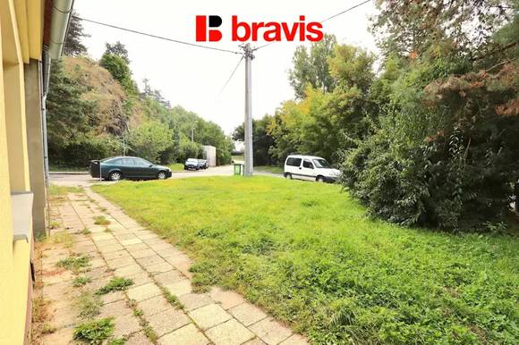 Pronájem bytu 1+1 v rodinném domě, Brno - Královo Pole, ul. Myslínova zařízený, dvorek, internet v ceně