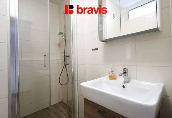 Pronájem bytu 1+1, Brno - Bystrc, lodžie, šatna, částečně zařízený, ul. Kuršova