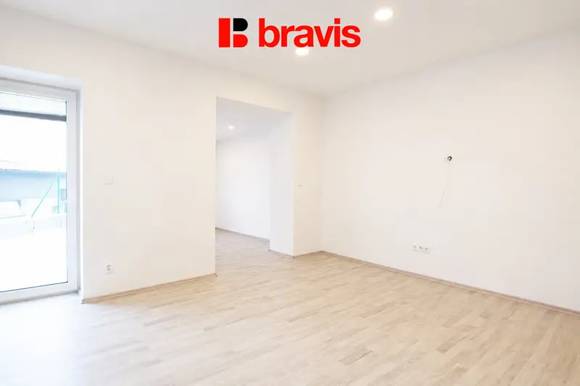 Pronájem rodinného domku 2+kk, Oslavany - Padochov, parkovací stání, dvorek