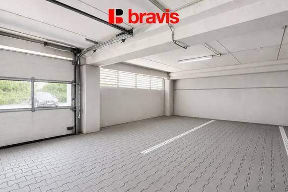 Pronájem bytu 3+kk, Šlapanice u Brna, ul. Brněnská Pole, terasa se zahrádkou, garážové stání